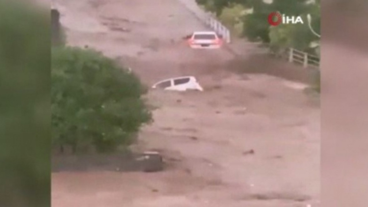 Pakistan'ı sel vurdu!