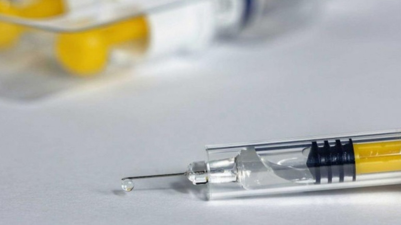 ABD'nin, aşının ikinci dozundan 8 ay sonra üçüncü dozu tavsiye etmesi bekleniyor