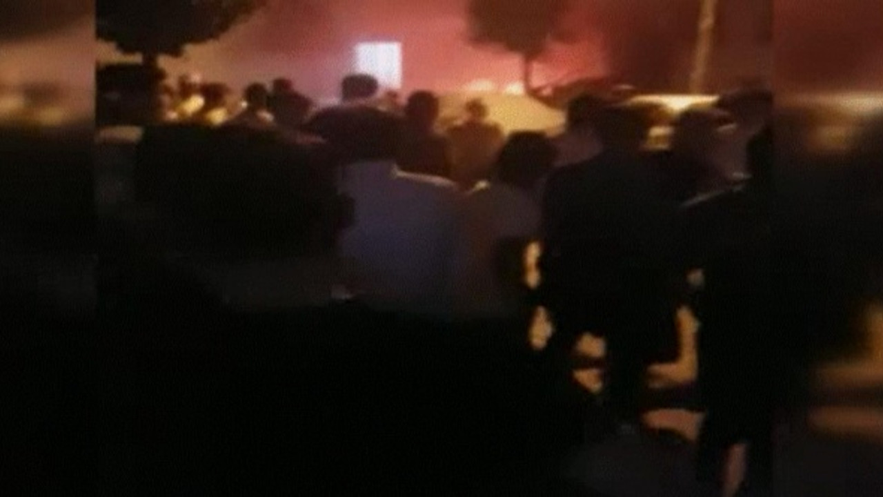 Avcılar'daki ayakkabı dükkanındaki ikinci patlama anı kameralara yansıdı