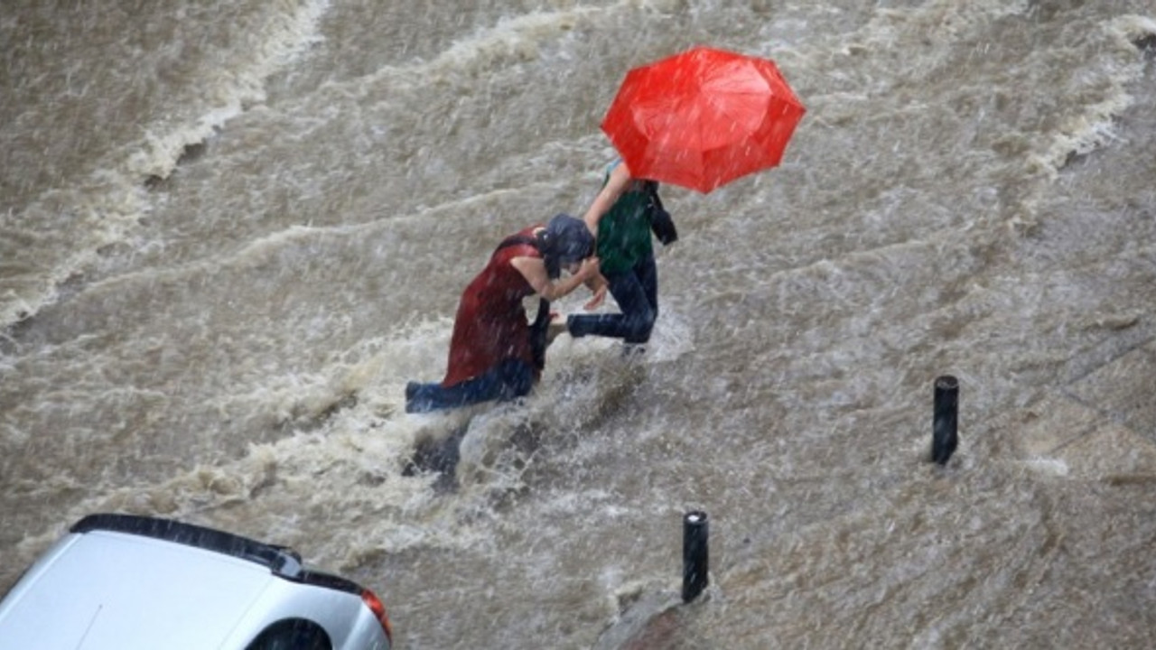 Meteoroloji'den Doğu ve Batı Karadeniz için 'sel' uyarısı!