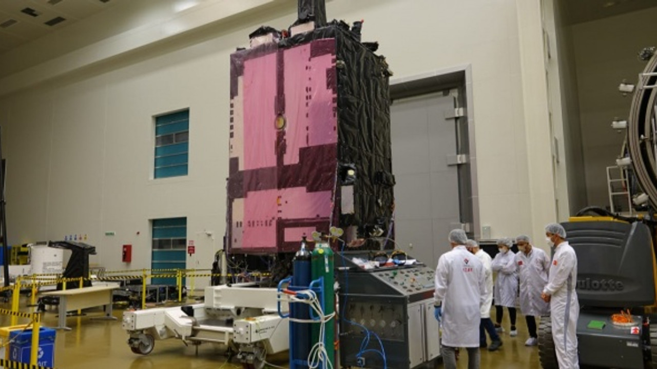 Türkiye'nin milli haberleşme uydusu Türksat-6A'yı 'SpaceX' fırlatacak