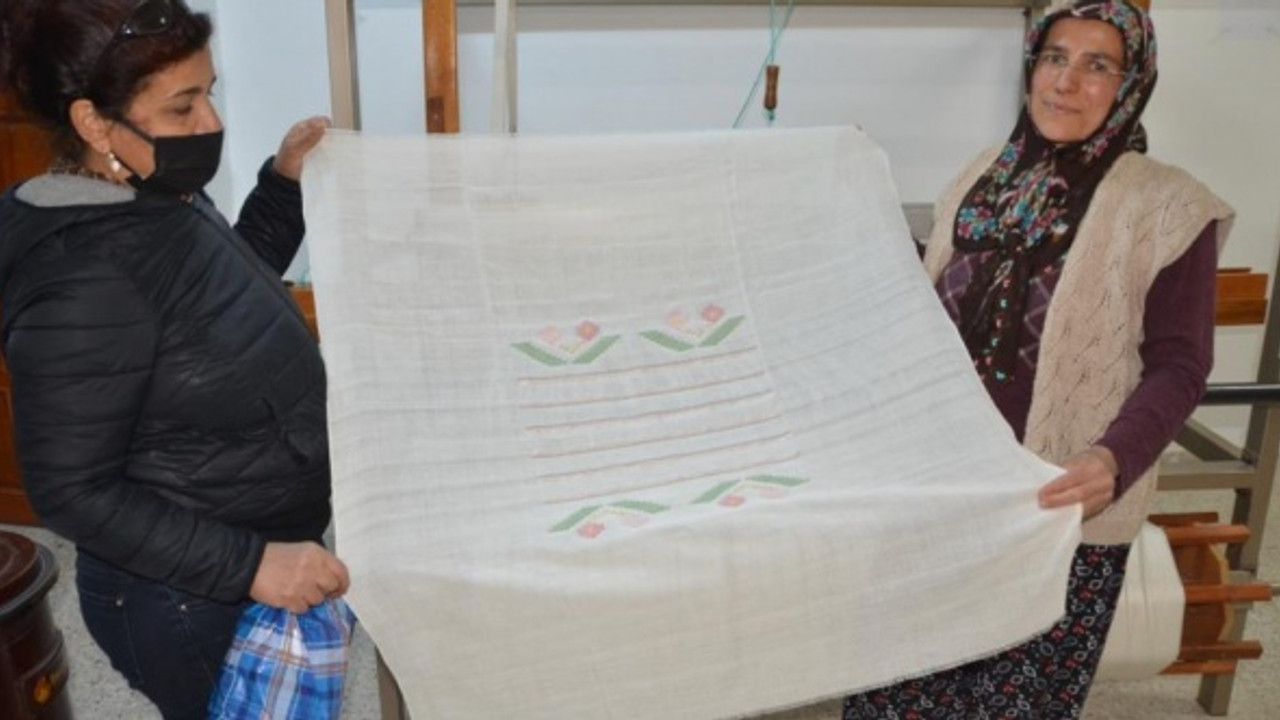 300 yıllık gelenekle ev ekonomisine katkıda bulunuyor