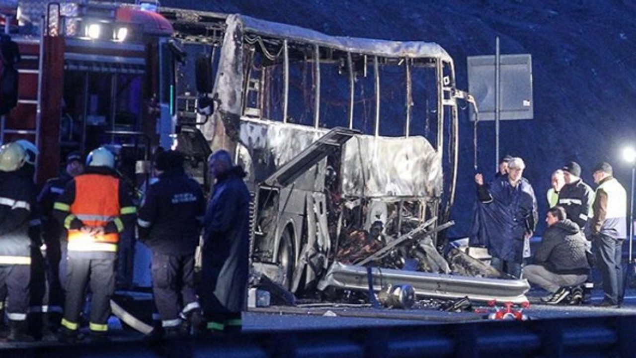 Bulgaristan'da yolcu otobüsü alev aldı! Çok sayıda ölü var!