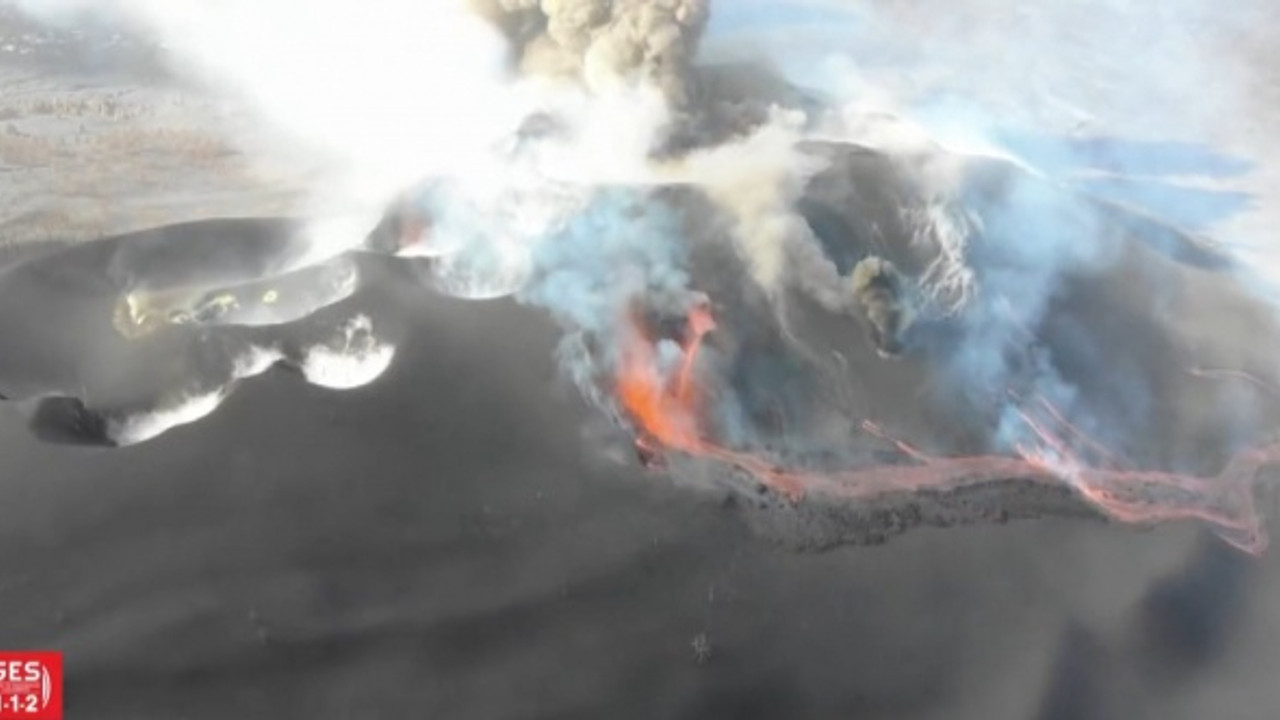 İspanya La Palma’daki yanardağda, yeni lav çatlakları oluştu!