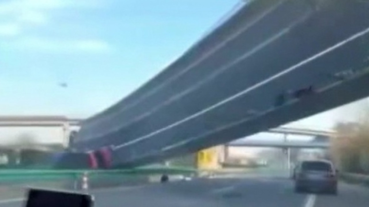 Çin'de otoyol köprüsü çöktü! Ölü ve yaralılar var!