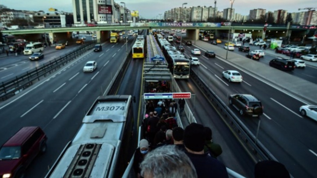 İstanbul'da toplu ulaşıma zam teklifi oylandı!