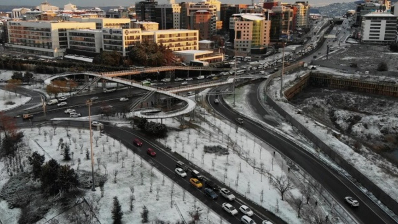 İstanbul sabah beyaza uyandı!