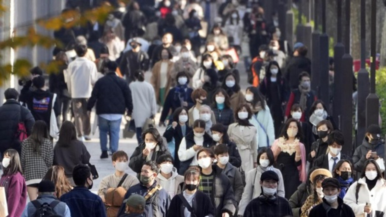 Japon uzmanlardan 'Omicron, Delta'dan yaklaşık 4 kat daha bulaşıcı' uyarısı!