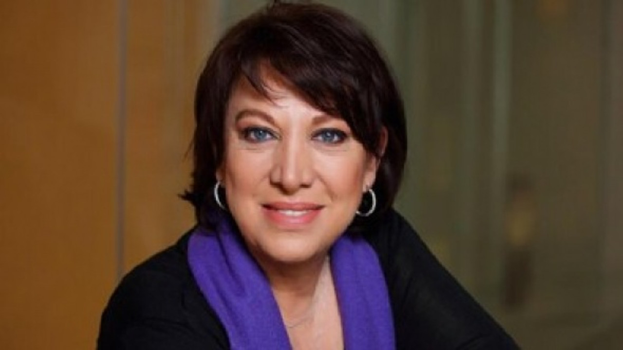 Oya Başar sevenlerini korkuttu!