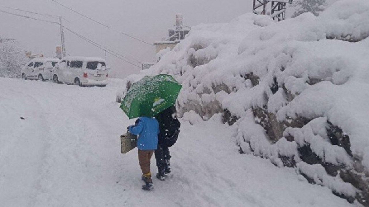 Valiliklerden peş peşe kar tatili açıklaması: İşte okulların tatil edildiği iller!