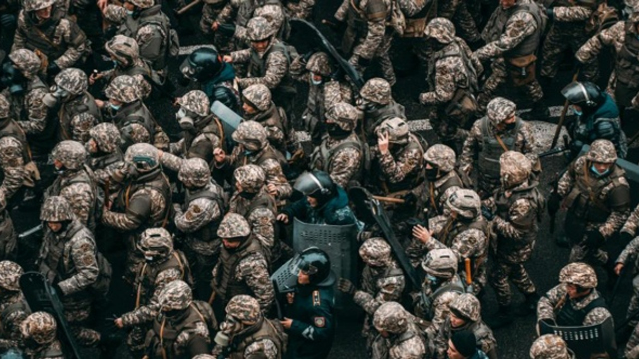 Kazakistan'da gerilim sürüyor!