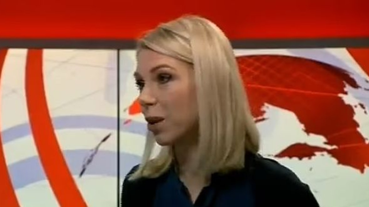 Ukraynalı gazeteci evinin bombalandığını görünce şoke oldu