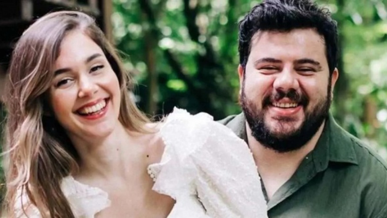 Berfu Yenenler eşini ifşa etti!