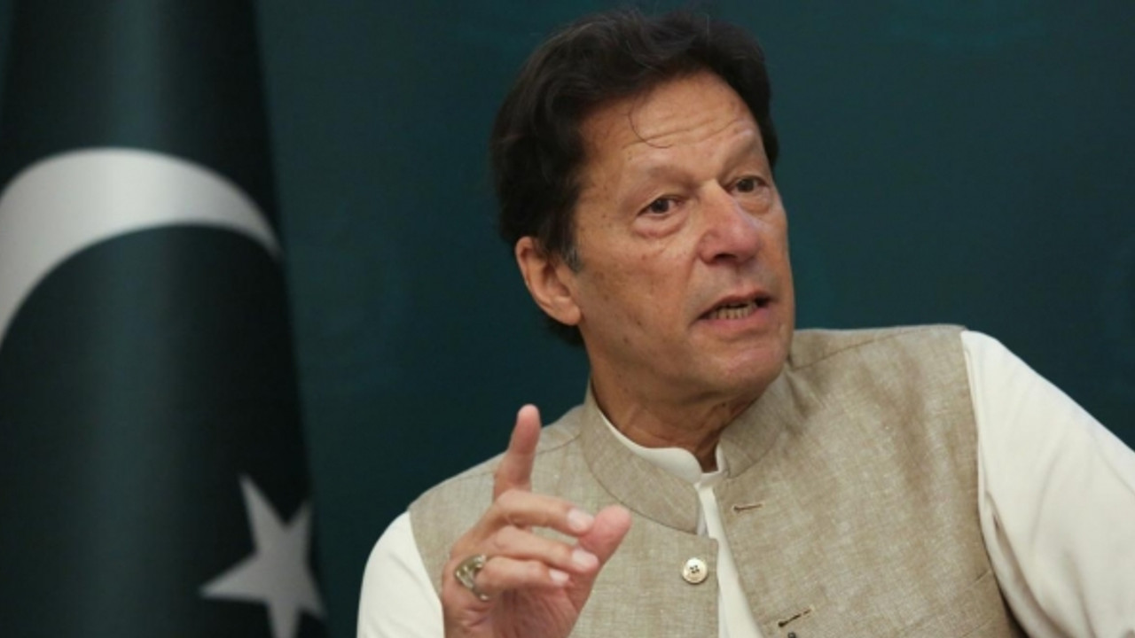 Pakistan'da Başbakan İmran Han güvenoyu alamadı, hükümeti düştü!