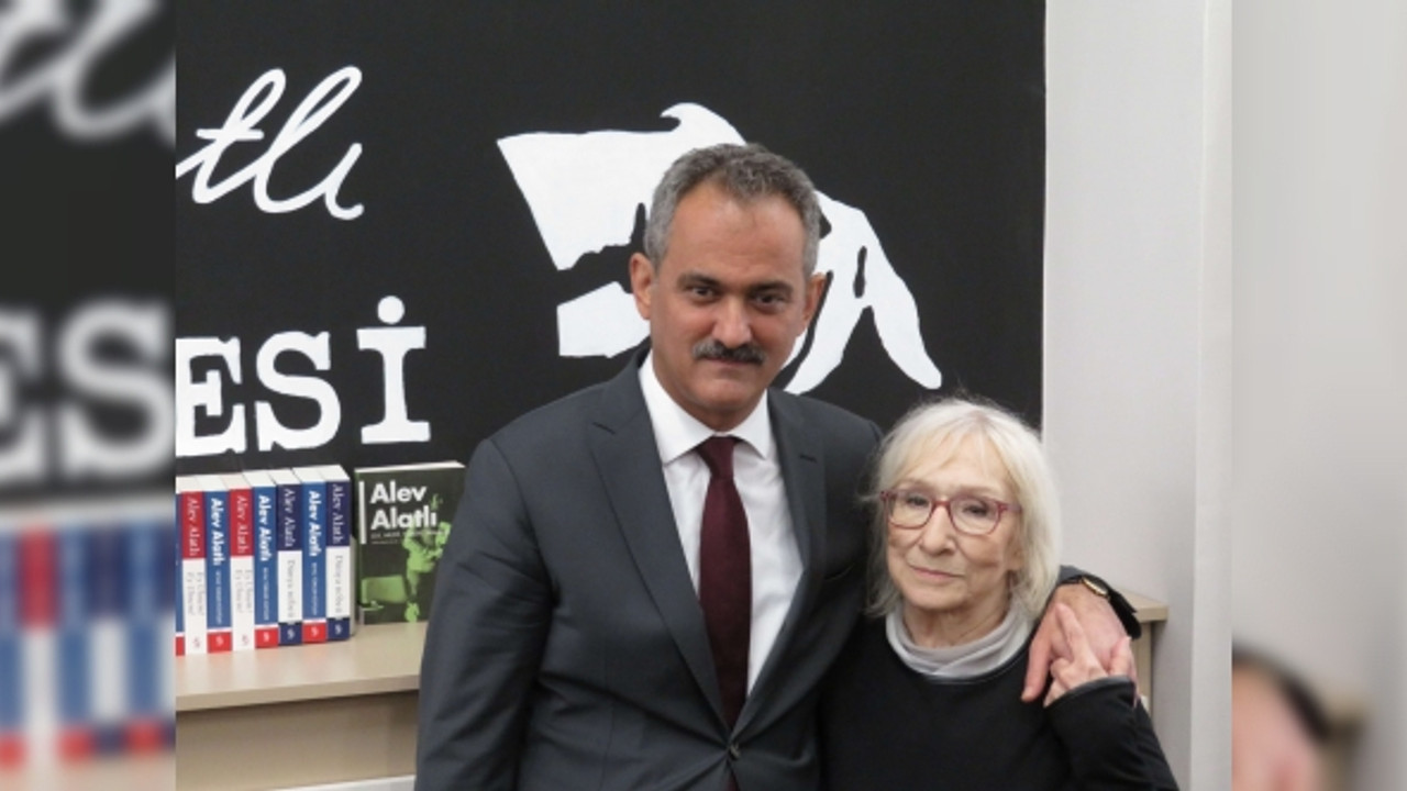 Bakan Özer Alev Alatlı Kütüphanesi'nin açılışını yaptı
