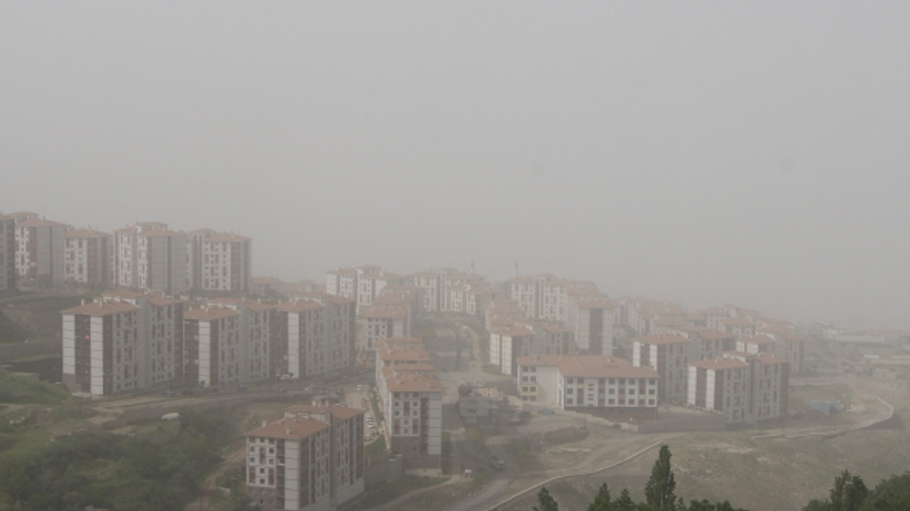 Doğu ve Güneydoğu'da toz taşınımı etkili oldu