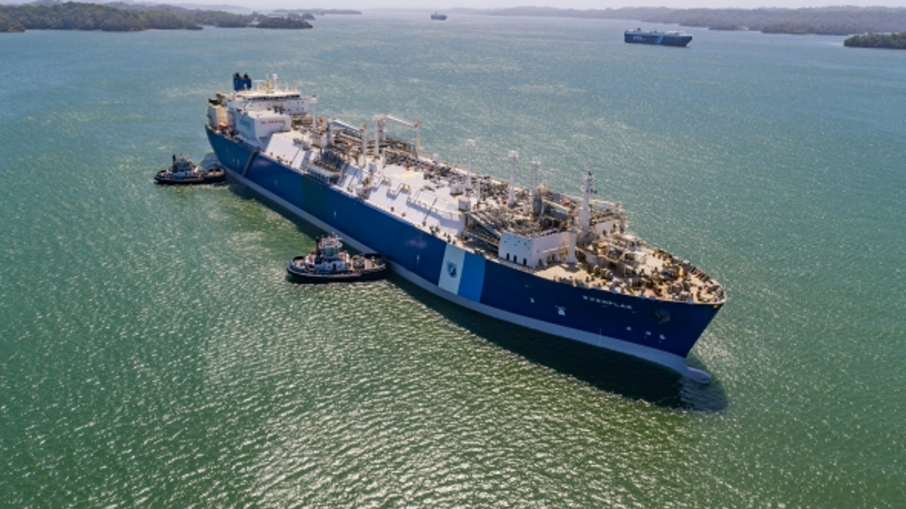 Finlandiya, kesilen Rus gazı yerine yüzer LNG terminali kiraladı