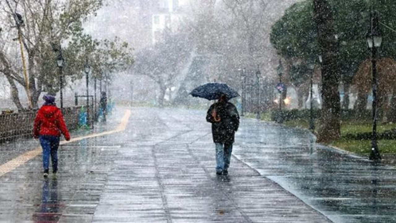 Meteoroloji kuvvetli sağanağa karşı uyardı: Bu illerde yaşayanlar dikkat!