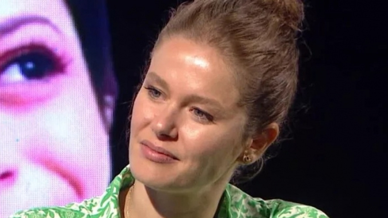 Burcu Biricik ilk kez anlattı: Babamla tanışmıyorum!