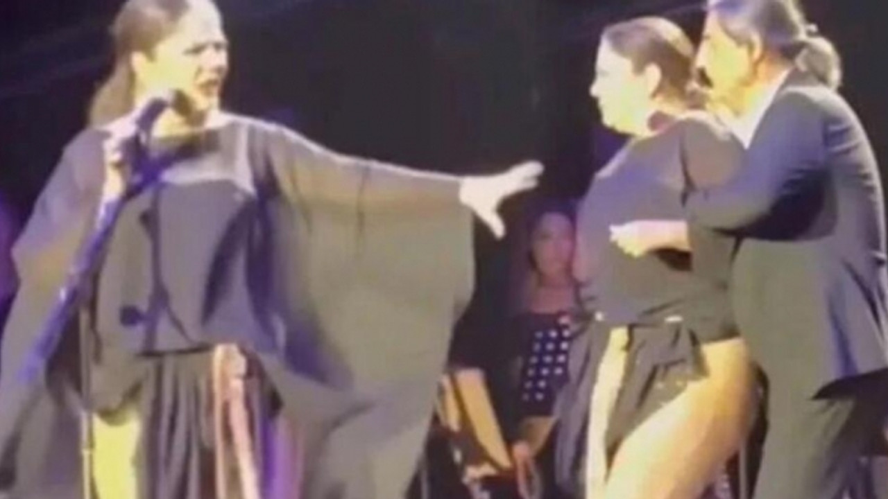 İzel sahnede fenalaştı! Yardımına Çelik ile Ercan Saatçi koştu...