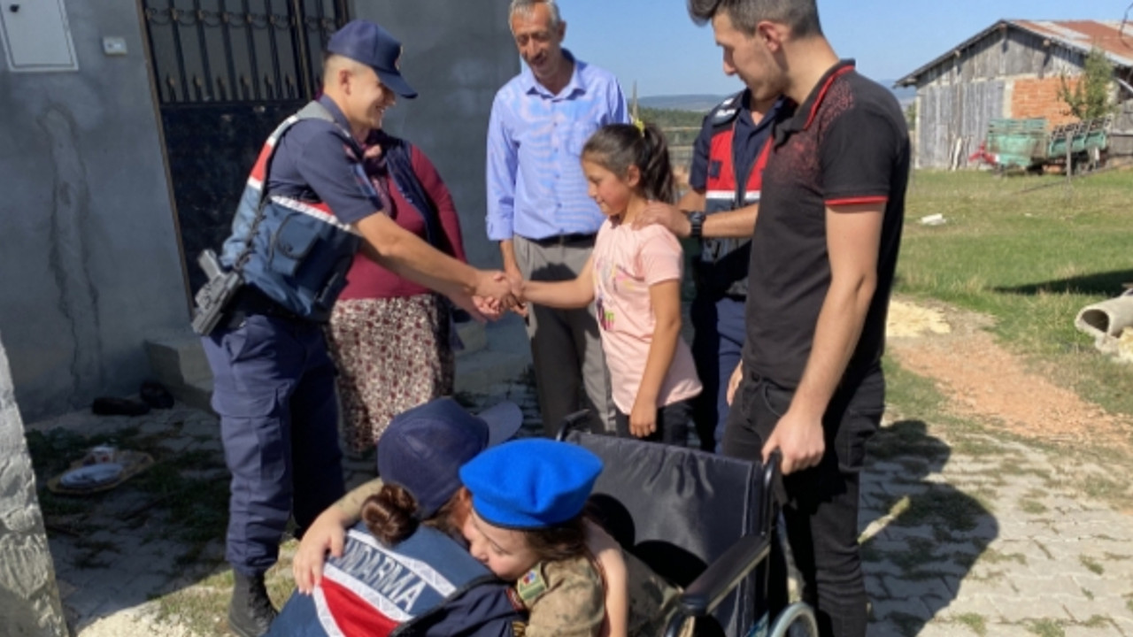 Jandarmadan SMA hastası Beyza Nur'a doğum günü sürprizi!