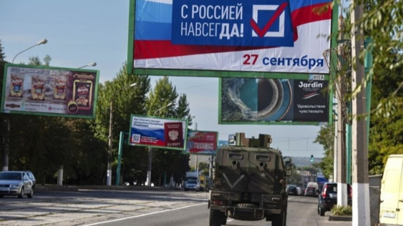 Rusya'nın kontrolündeki ayrılıkçı bölgelerde referandum başladı