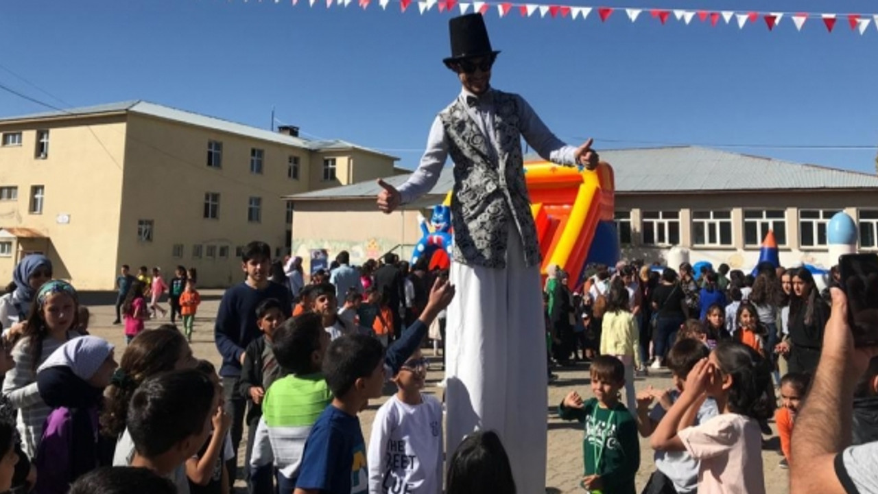 Varto’da çocukların festival coşkusu: Kaymakam Güder’den ‘devamı gelecek’ mesajı