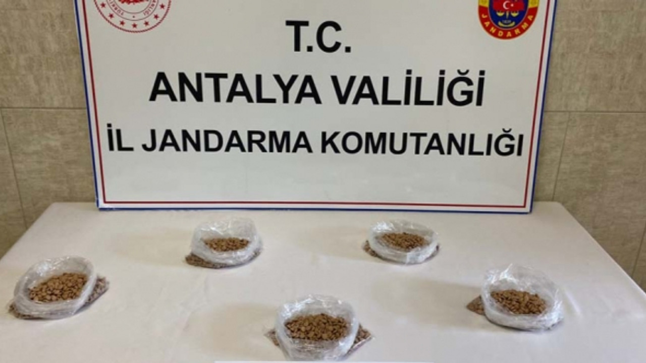 Jandarma affetmedi! Zehir taciri binlerce uyuşturucuyla yakalandı