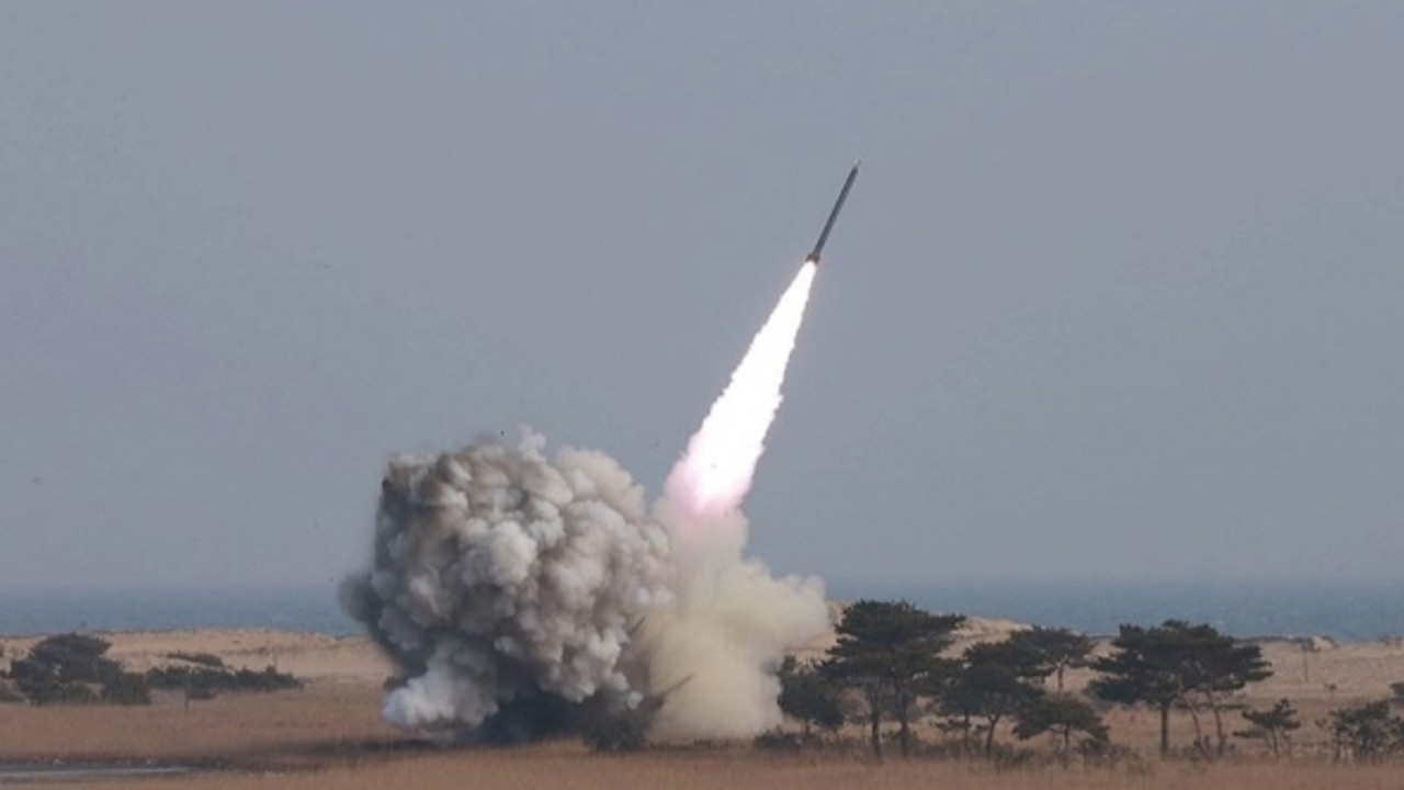 Kuzey Kore Japonya üzerinden füze denemesi yaptı!