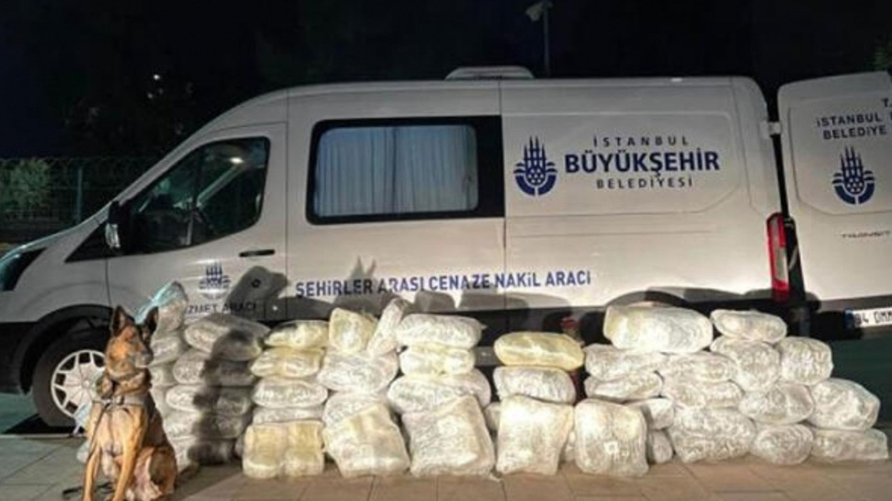 Cenaze aracından kilolarca uyuşturucu çıktı!