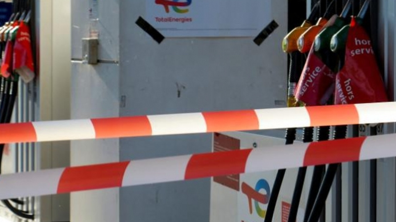 Fransa'da akaryakıt krizi!