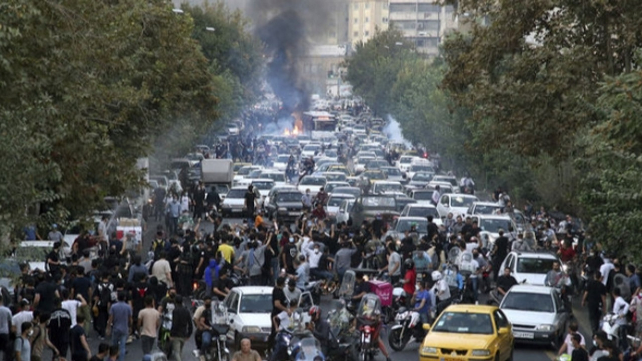 İran’da protestolar 15.gününde