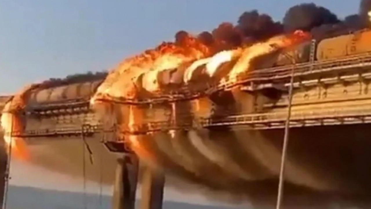 Kırım Köprüsü'nde büyük patlama