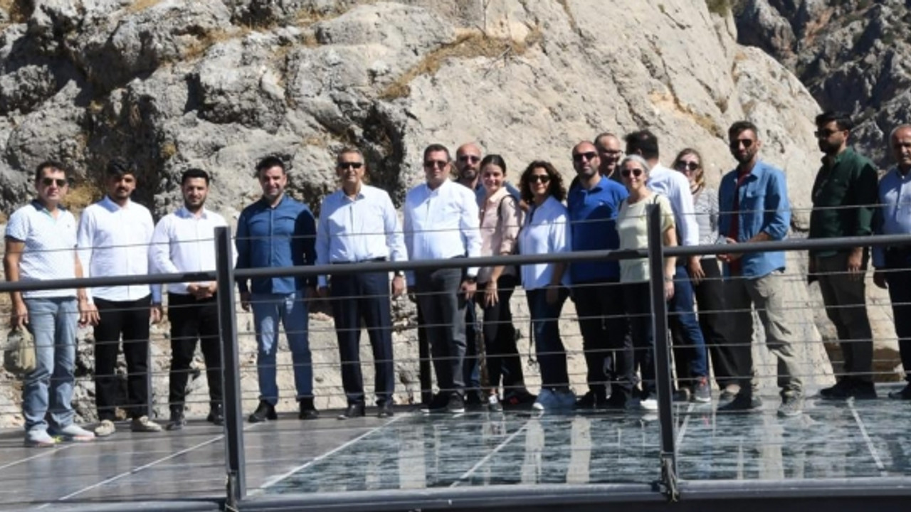 Nemrut'un zirvesinde 'uygarlık' bienali: 23 ülkeden yüzlerde eser...