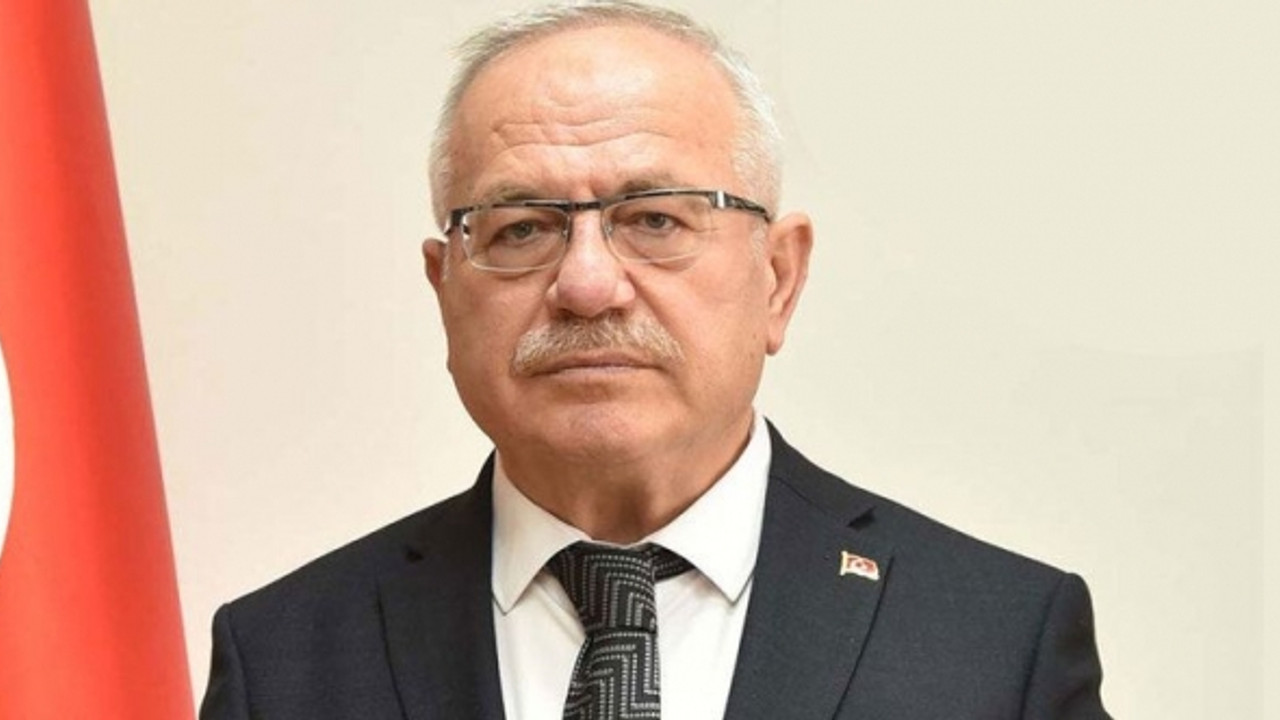''Vampir'' uyarısıyla dikkat çeken rektör istifa etti!