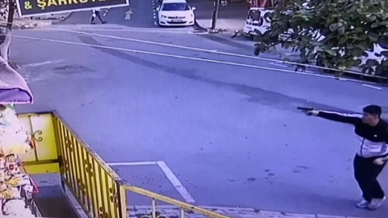 Yolda yürürken silahlı saldırıya uğradı!