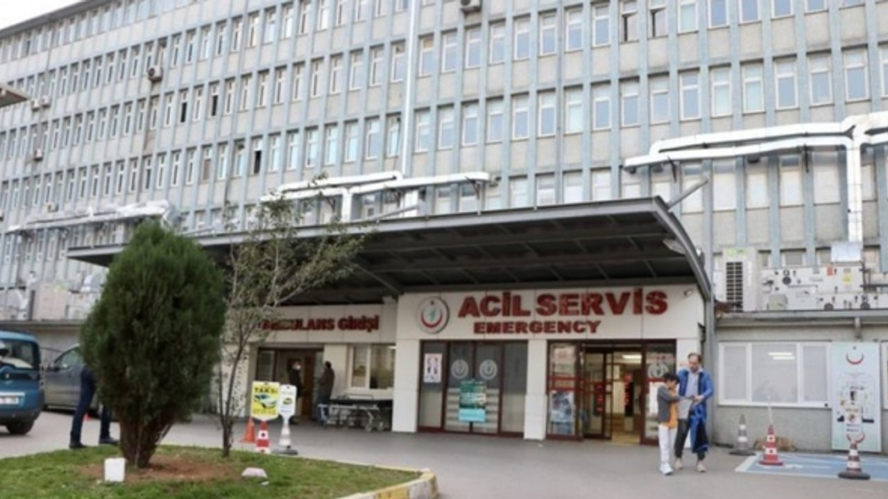 Doktor ve sekreterine dehşeti yaşattılar!