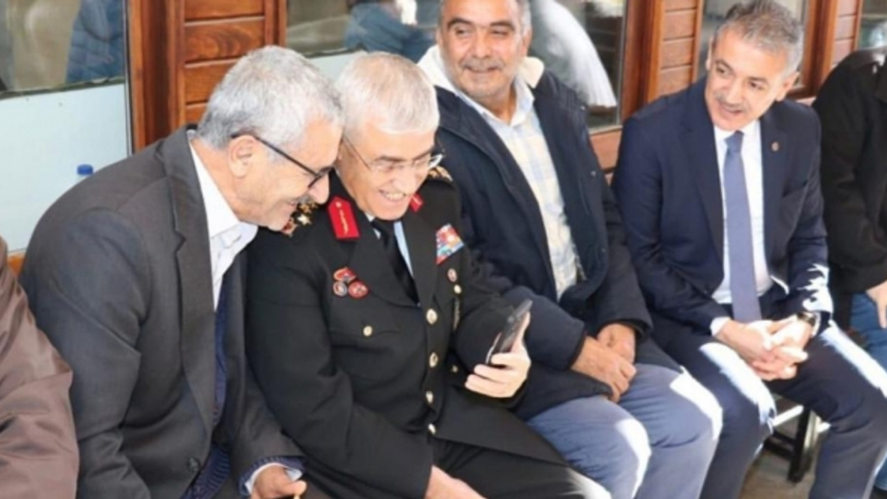 Orgeneral Çetin'den asker dedesine sürpriz!