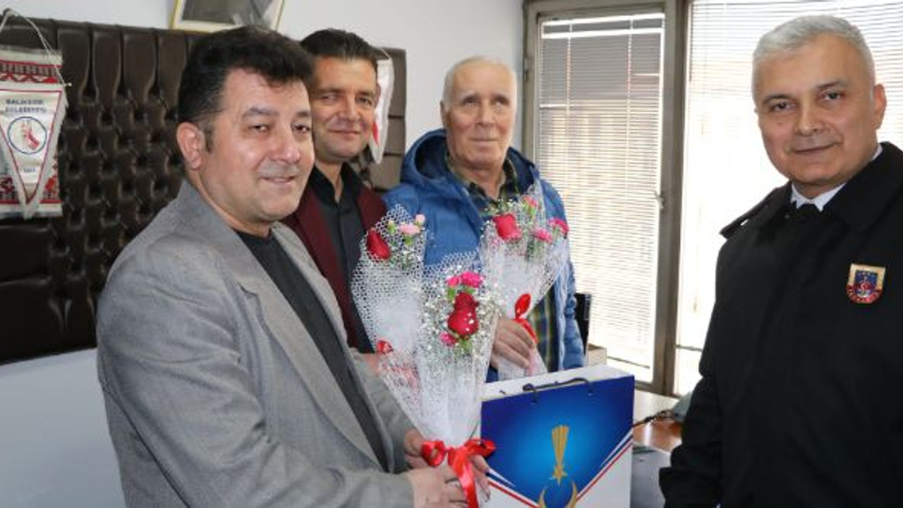 Balıkesir Jandarma’dan görme engellilere ziyaret