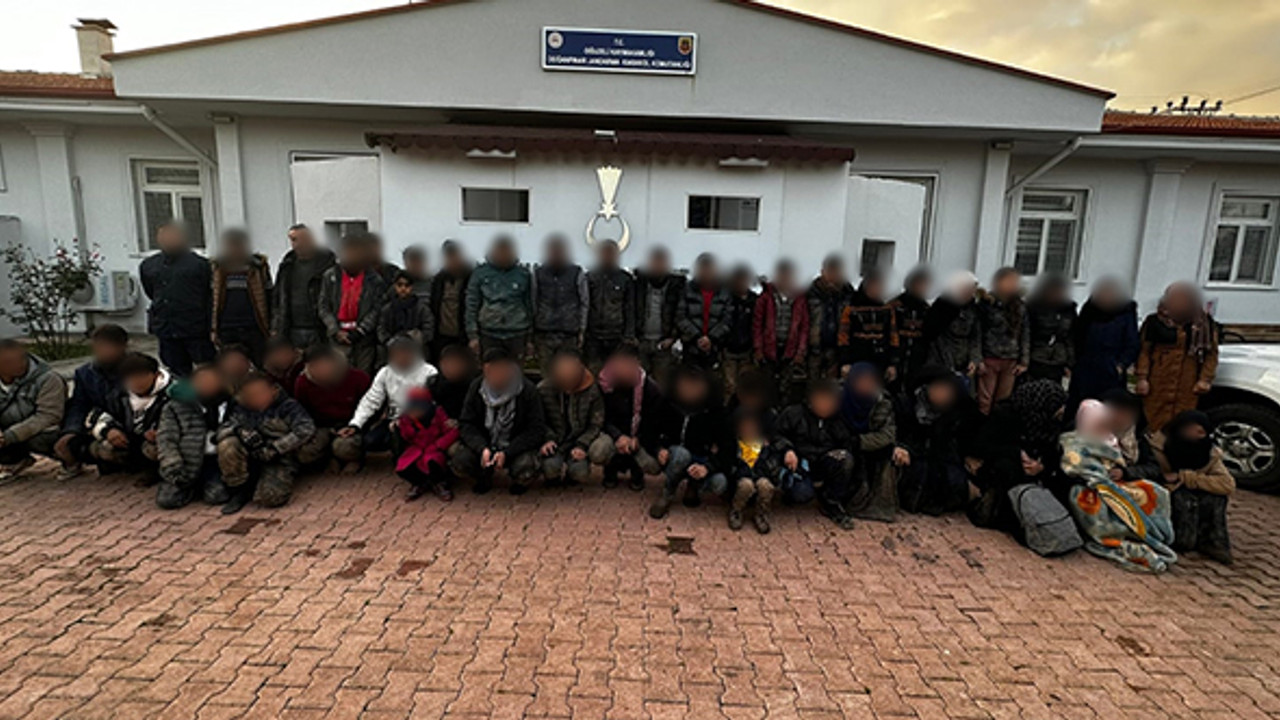 Gaziantep'de 59 kaçak göçmen yakalandı: 5 organizatör tutuklandı