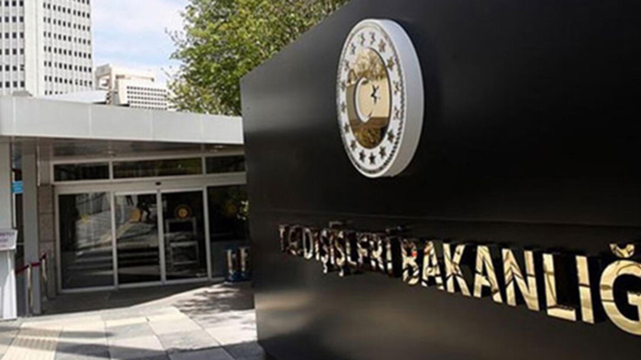 Türkiye'den aşırı sağcı Paludan'ın Danimarka'da Kur'an-ı Kerim yakmasına tepki
