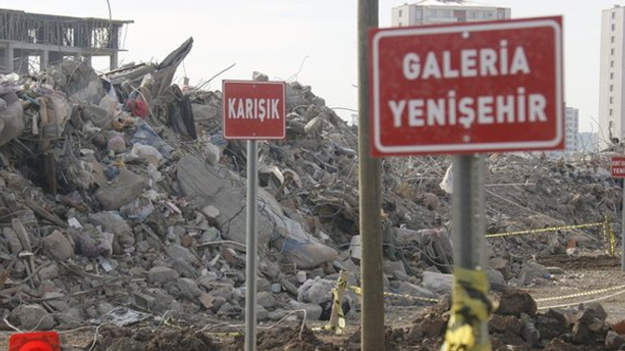 Binalar gitti, tabelalar geldi! Diyarbakır'da içler acısı görüntü