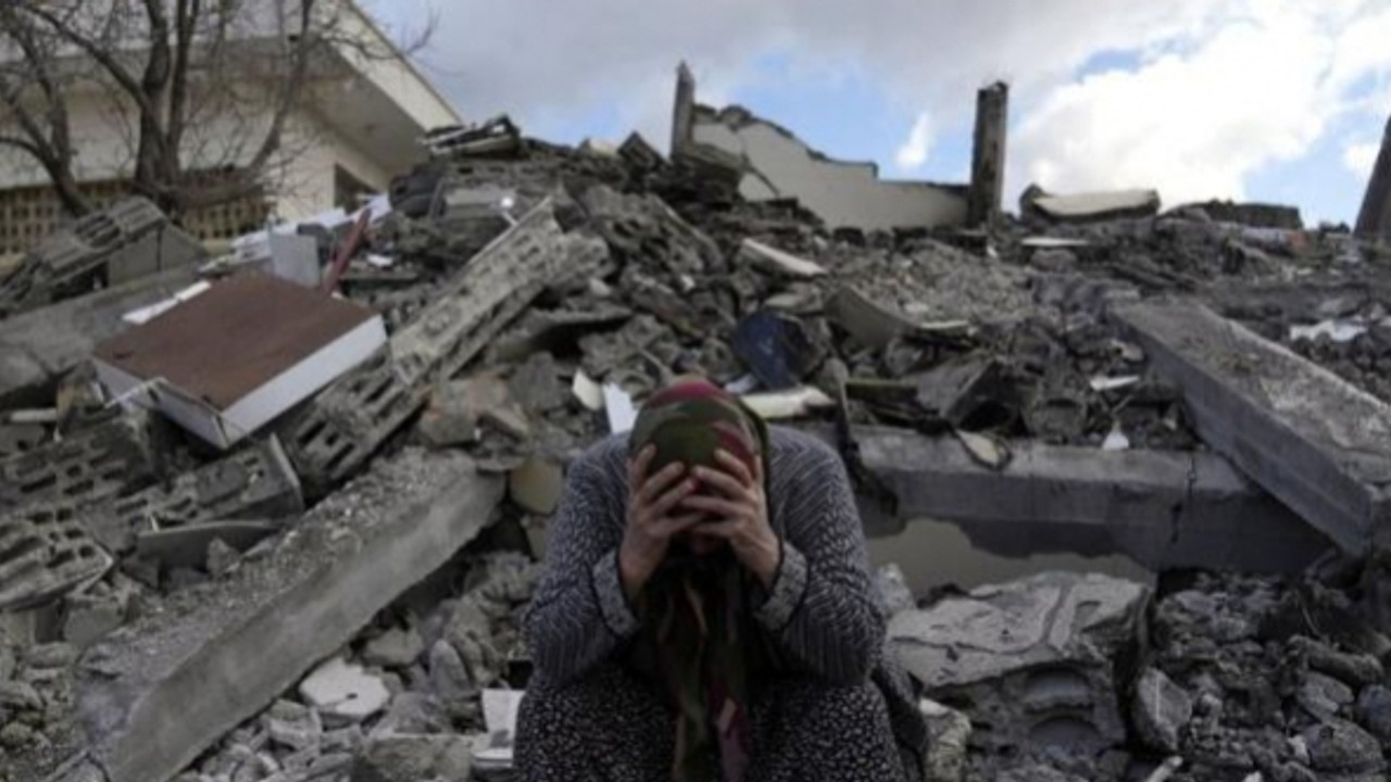 Depremde yaşamını yitirenlerin sayısı 44 bin 374'e yükseldi