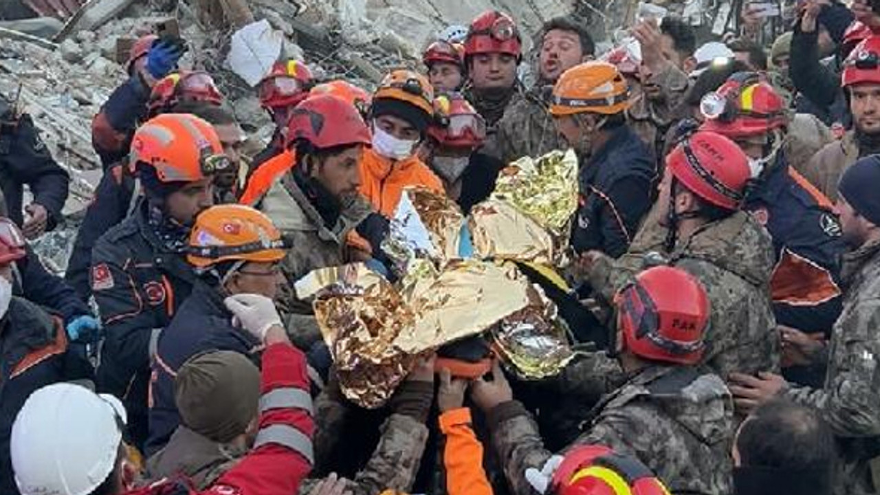 Hatay'da mucize kurtuluş: Hakan Yasinoğlu 278 saat sonra enkazdan sağ çıkarıldı