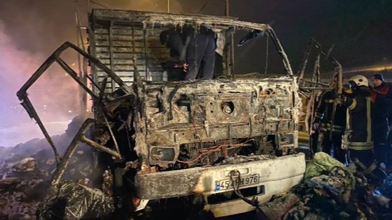 İzmir'den deprem bölgesine giden yardım TIR'ı alev aldı!