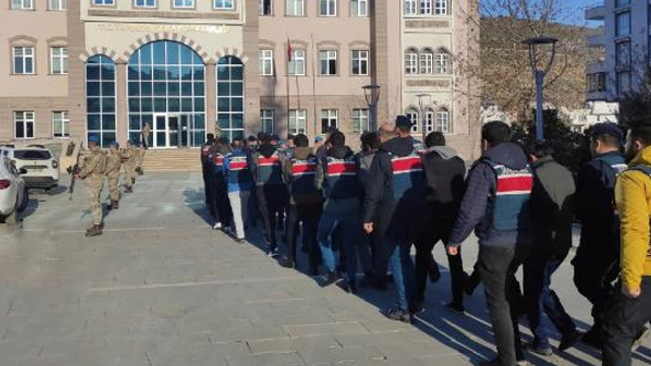 Jandarma zehir tacirlerine geçit vermedi: 'Kökünü Kurutma' operasyonunda 24 gözaltı