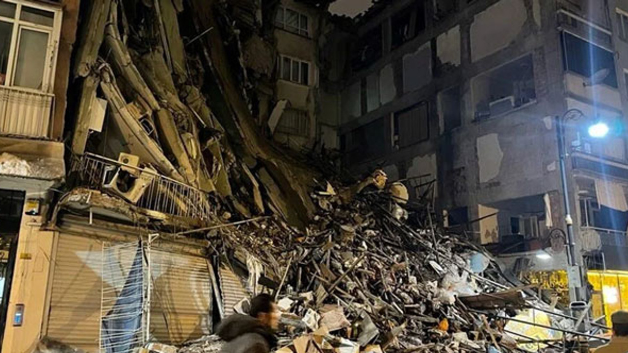 Kahramanmaraş'ta 7,7 ve 7,6 büyüklüğünde art arda iki büyük deprem!