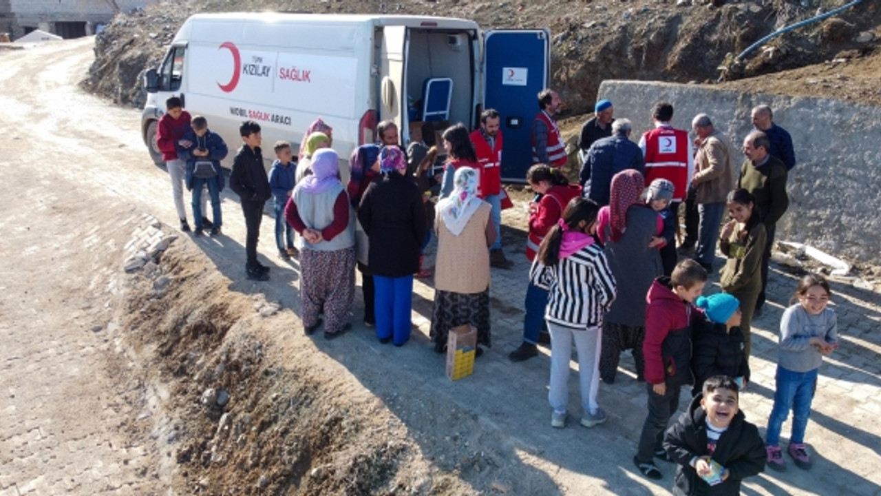 Kızılay, mobil aracıyla köylere sağlık hizmeti veriyor