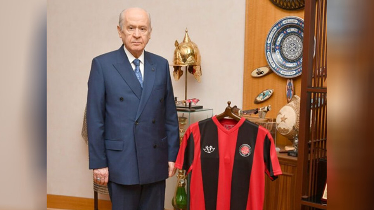 MHP lideri Devlet Bahçeli yeni takımını açıkladı: Artık ben Karagümrüklüyüm