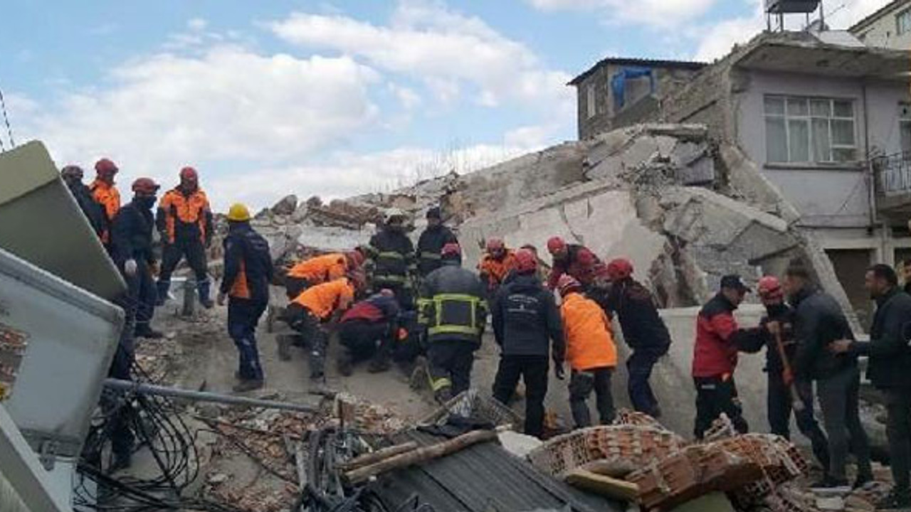 Osmaniye'de artçı deprem: 4 katlı bina yıkıldı